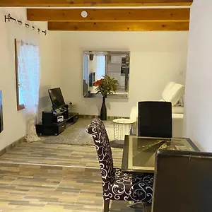 Apartment Calme Dans Maison De Village 60m2 Super Confort, Digne-les-Bains