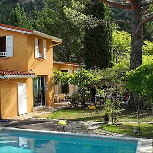 Couette-café D'hotes - Le Pin Des Arches, Digne-les-Bains